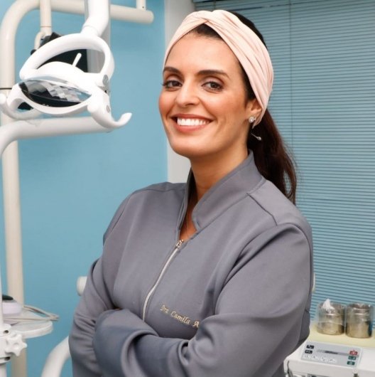 Dra. Camila Azevedo
