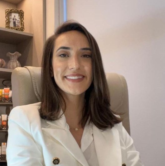 Dra. Carla Mendes Costa
