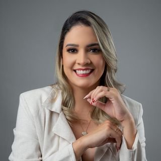 Dra. Luana Santos Marinho