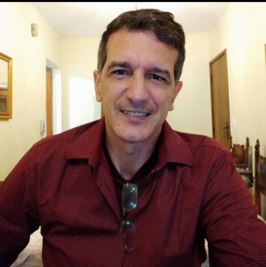 Dr. Adriano Ferreira das Neves