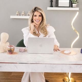 Dra. Quézia Pereira Moura