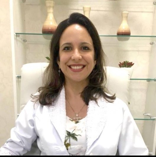 Dra. Viviane Reis Vieira De Almeida
