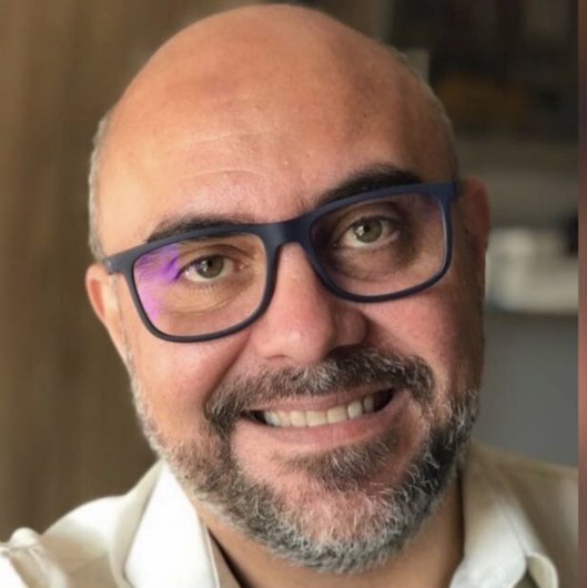 Dr. Karlo Quadros