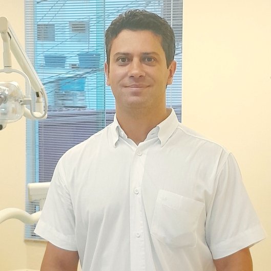 Dr. Eduardo Menezes de Castro