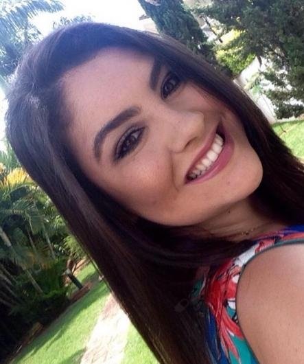 Camila de Aviler Pinello Rocha