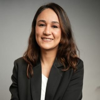 Dra. Nicole Gomes Campos Rocha