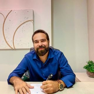 Dr. Tiago Quevedo