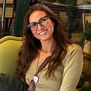 Dra. Marcela Cavalcanti