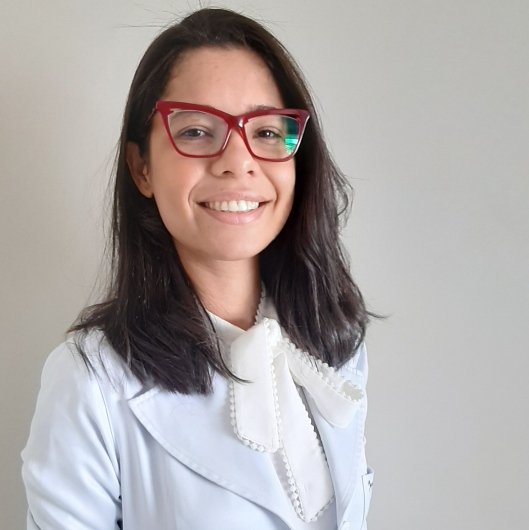 Dra. Jaqueline Soares