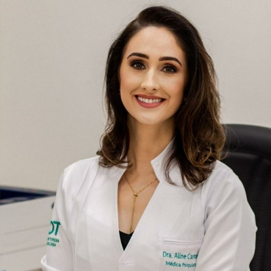 Dra. Aline Cantoni
