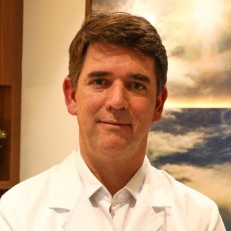 Dr. Carlos Vaz de Melo Maciel