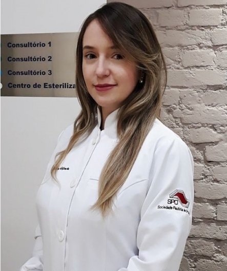 Dra. Aline Alfonsin