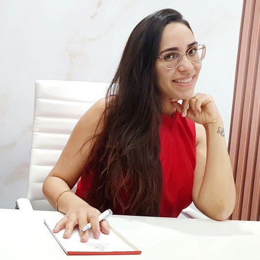 Dra. Stéphanie Lis Gusmão dos Anjos Serra