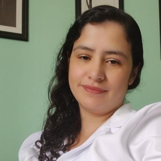 Dra. Daniele Ferreira
