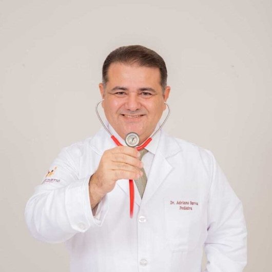 Dr. Adriano Barros