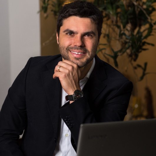 Dr. Giuliano Barboni Leite