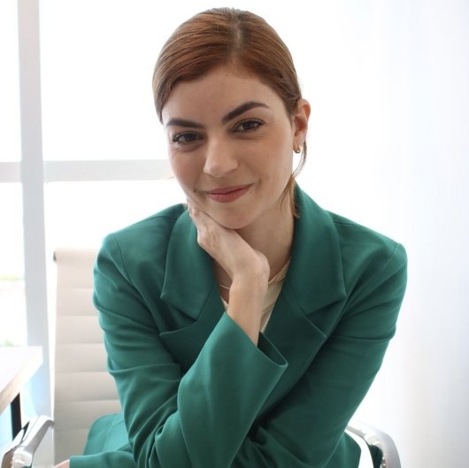 Dra. Carolina Fernandes de Oliveira