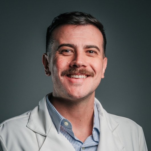 Dr. Lucas Miranda