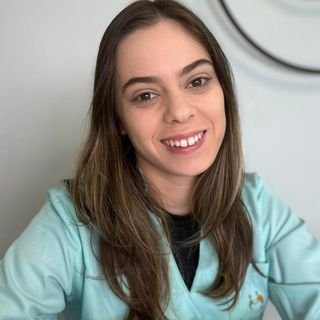Júlia De Oliveira Pinto .