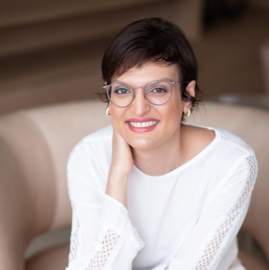 Dra. Jaqueline Neves