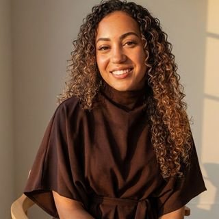 Dra. Nayara Brandão