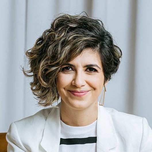 Dra. Ariane Ribeiro Pinheiro