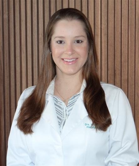 Dra. Helen Moreira Coutinho