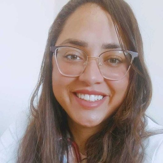 Dra. Síntia Cinara