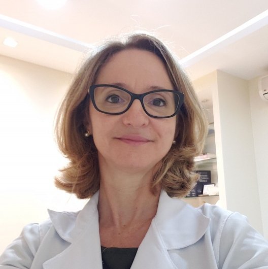 Dra. Evania Freitas