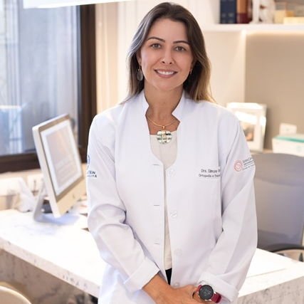 Dra. Simone Tortato