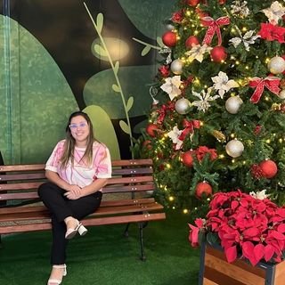 Fernanda Cristina Mendes .