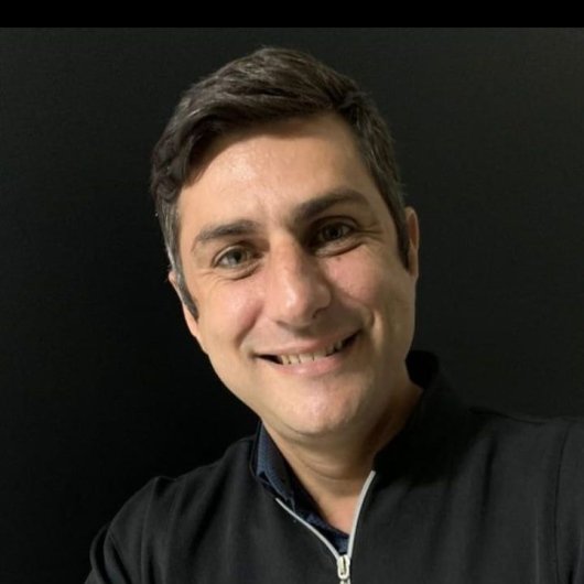 Dr. Tiago Ferreira Colombo