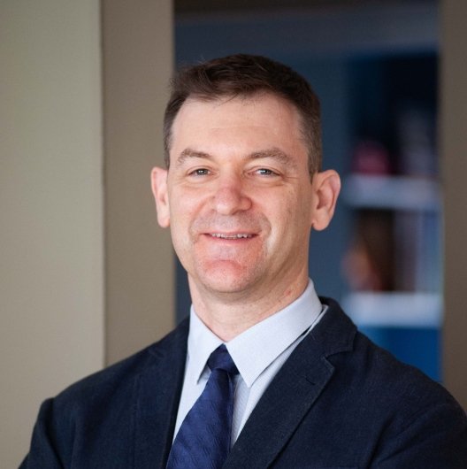 Dr. Marcos Mucenic