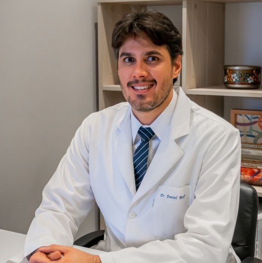 Dr. Daniel Braga
