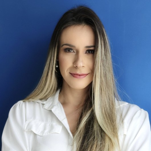 Dra. Lívia Valiate