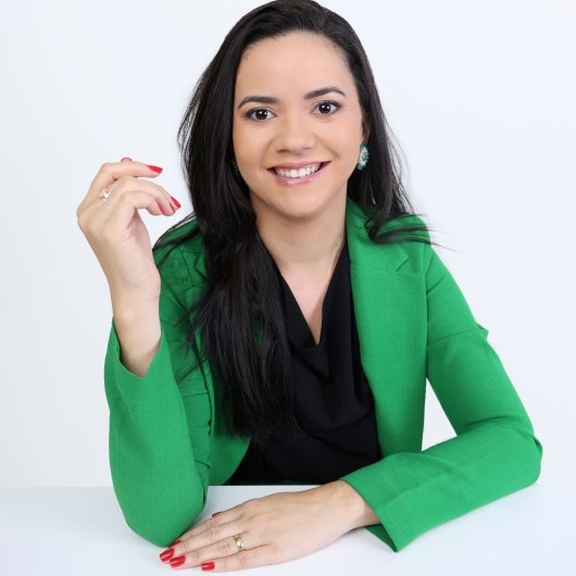 Débora Danuse