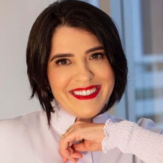 Dra. Cristiane Aguiar Barros Heras