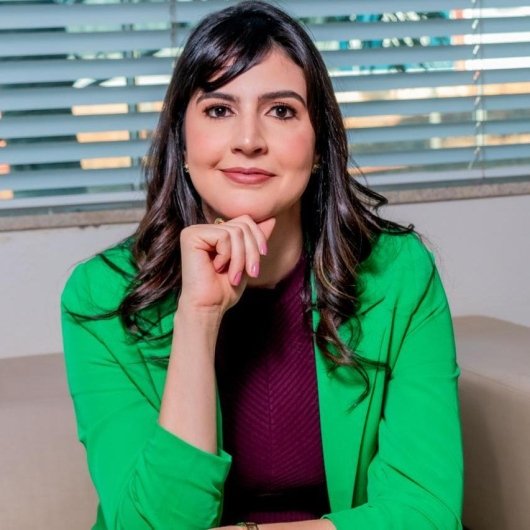 Dra. Laira Carneiro Paes de Barros
