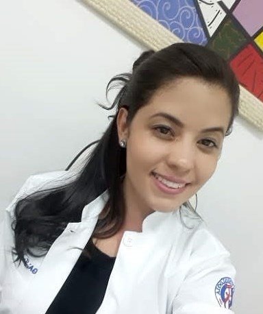 Dra. Franciely Martins