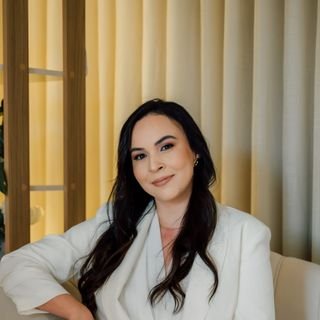 Dra. Caroline Brant dos Santos