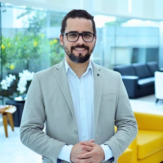 Dr. Fernando Lustosa