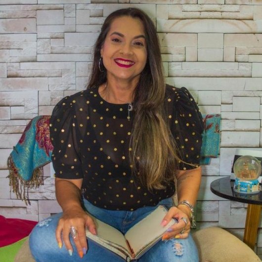 Prof. Aline Rabelo