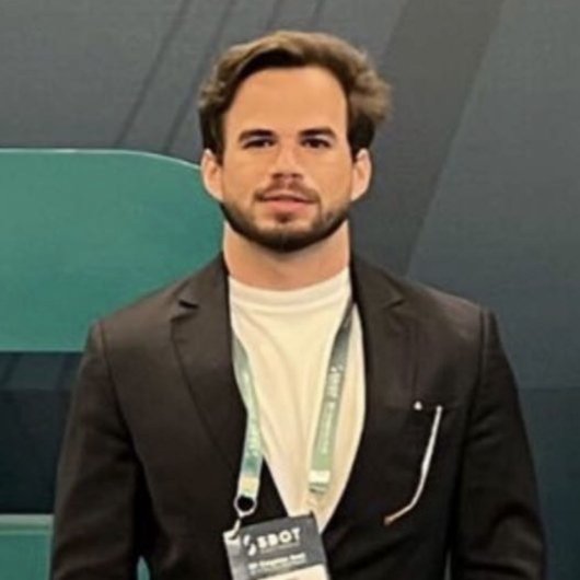Dr. Yan Dias