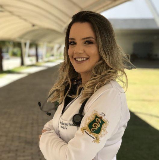 Dra. Anna Clara Lopes Ferreira