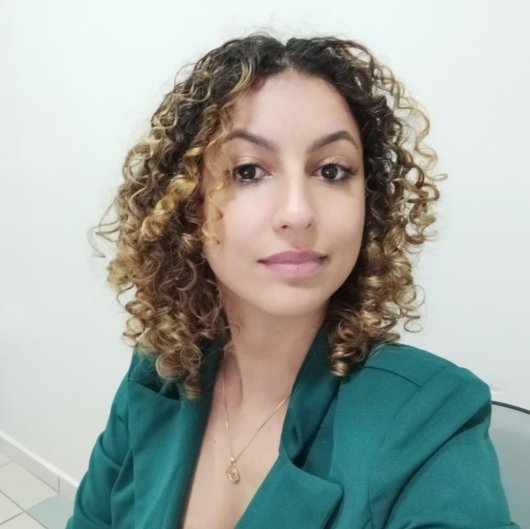Dra. Ana Carolina