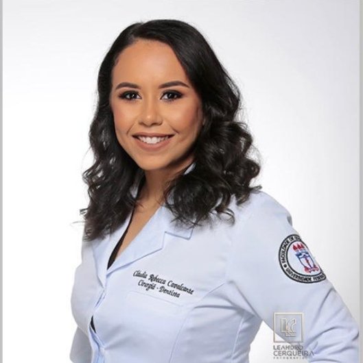 Dra. Rebecca Cavalcante