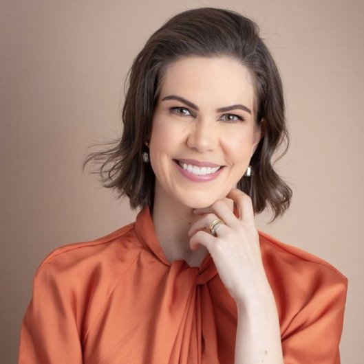Dra. Larissa Barbiero de Almeida Dias