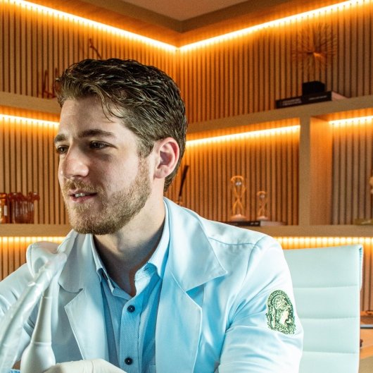 Dr. Daniel Caçador