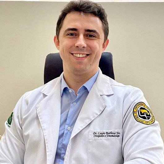 Dr. LAURO BARBOSA NETO