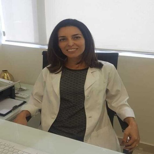 Dra. Flávia Carvalho Leão Reis